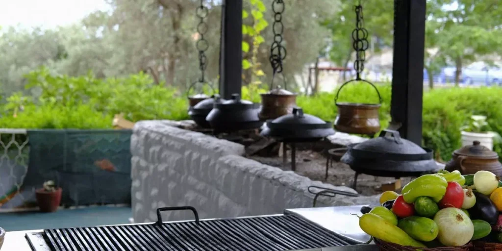 The Ultimate Guide to Designing an Outdoor Kitchen