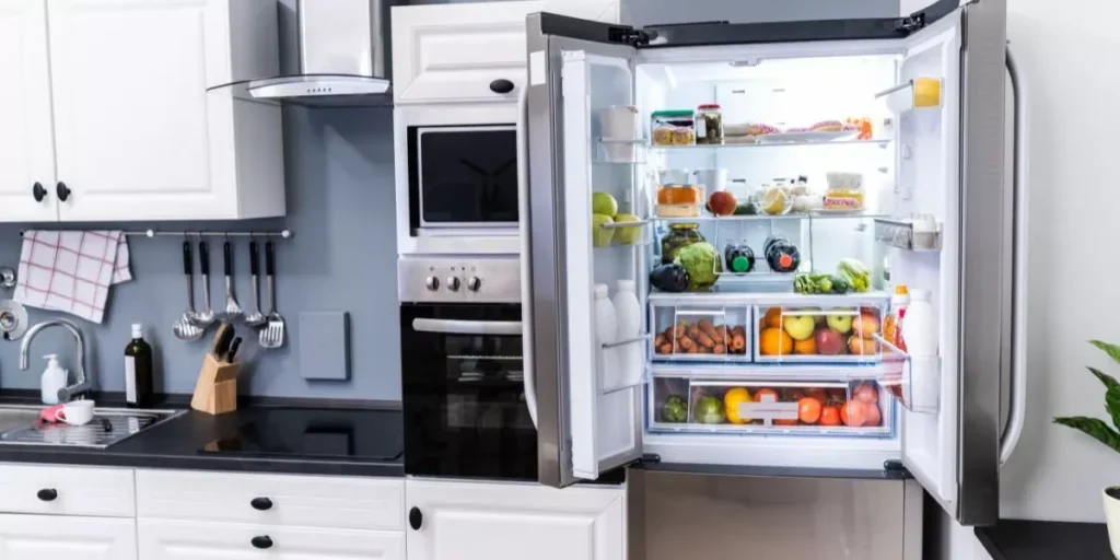 How to Keep Your Refrigerator Organized and Clean